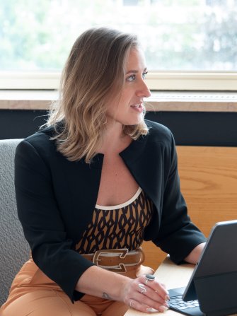 Female seminar participant