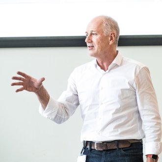 Harald_Hugenberg_ExecEd_Header
