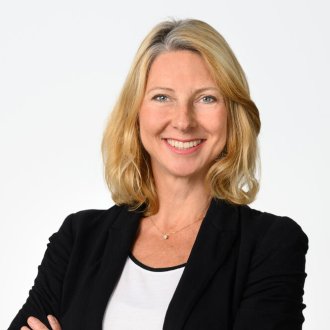 Headshot of Carolin Puppel, ESMT Berlin
